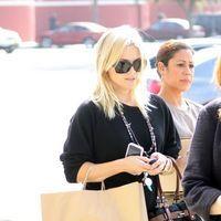 Reese Witherspoon out shopping in West Hollywood | Picture 107098